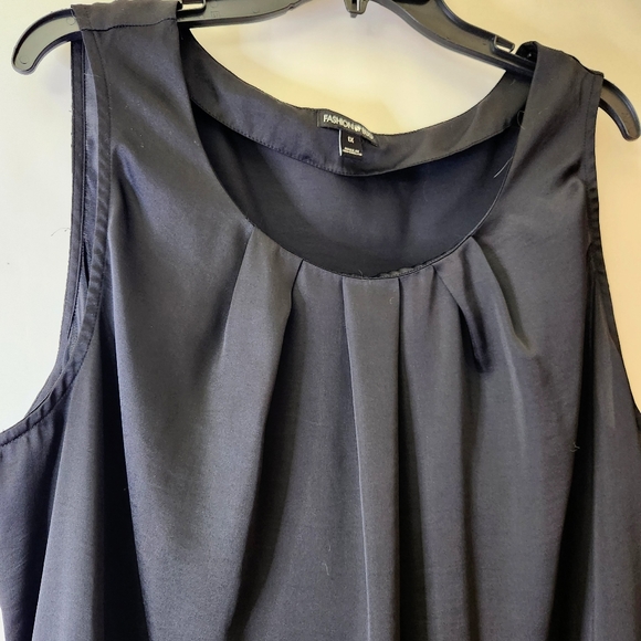 Fashion Bug Pleated Scoop Neck Sleeveless Top women's size 1x - Picture 3 of 12